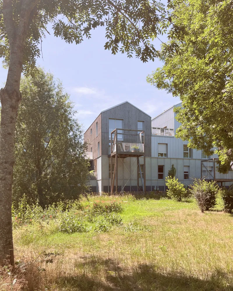 Belle-Île-en-Marne à Noisy-le-Grand : vue du chantier et de l'opération livrée.