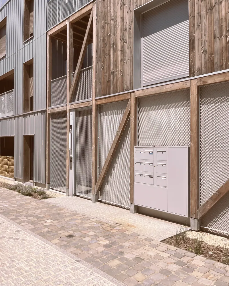 Belle-Île-en-Marne à Noisy-le-Grand : vue du chantier et de l'opération livrée.