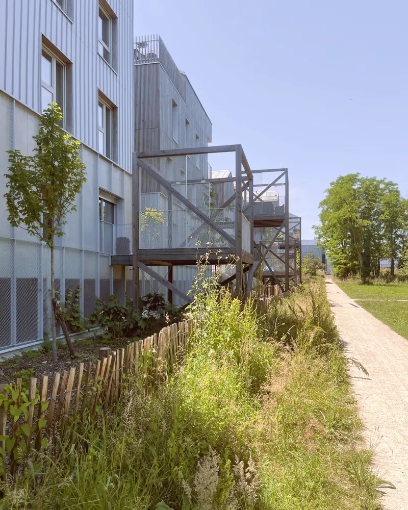 Belle-Île-en-Marne à Noisy-le-Grand : vue du chantier et de l'opération livrée.